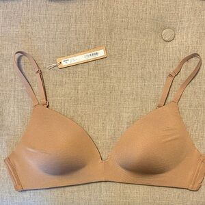 SKIMS Wireless Form Bra in Sienna